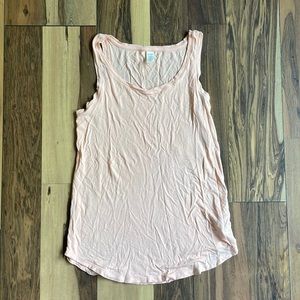 Old Navy tank top in peach color